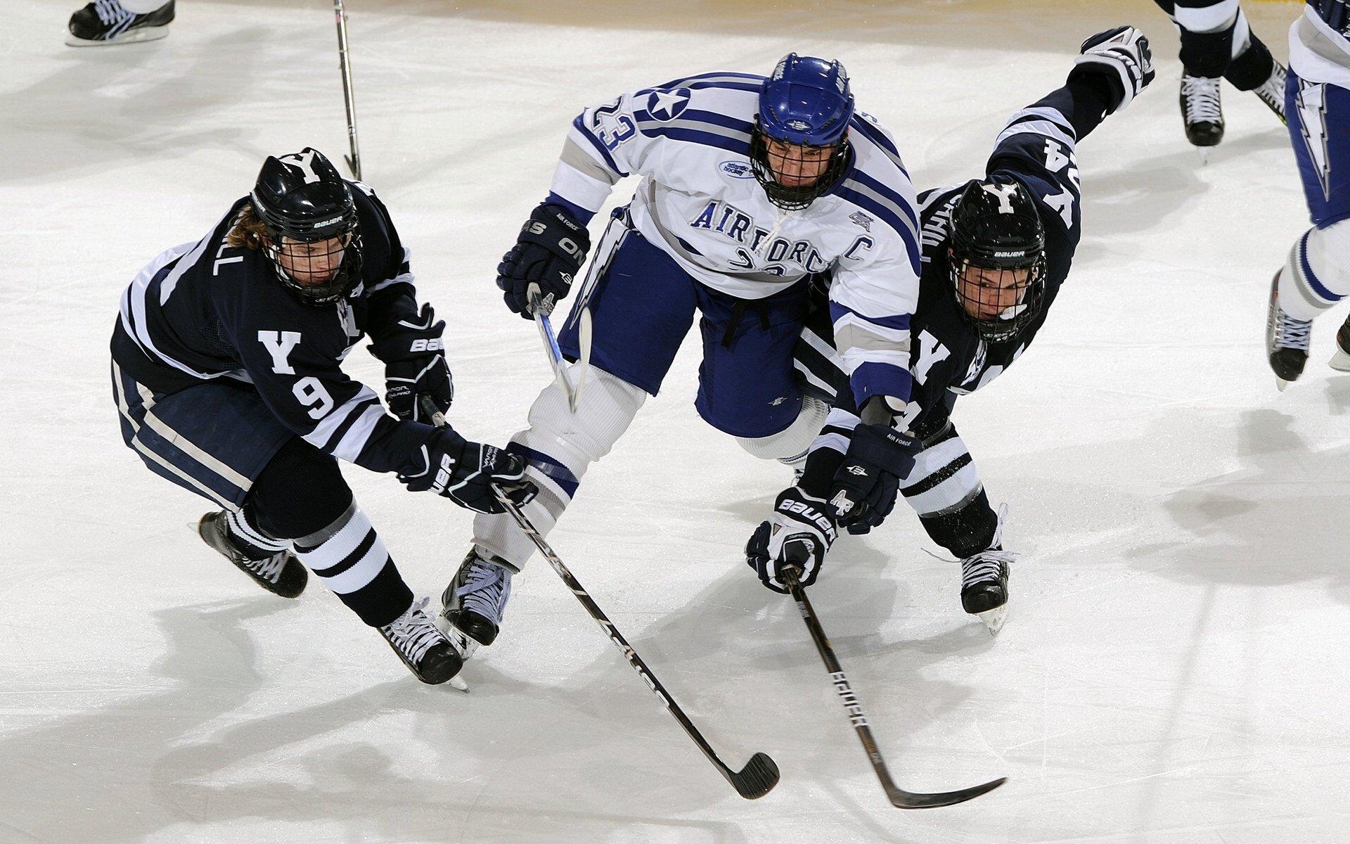 莱万多夫斯基遭遇十连败,中国队教练面临压力!